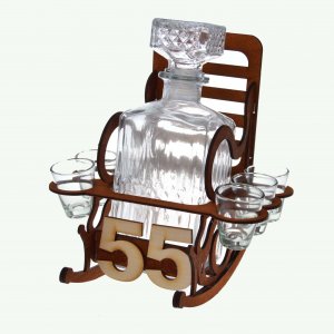 Fából készült szék üveggel 55. születésnapra