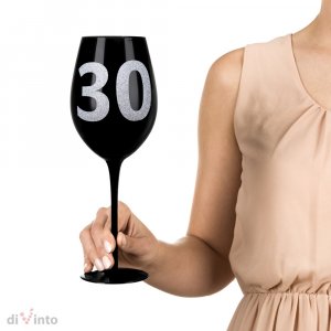 Hatalmas borospohár 30. születésnapra